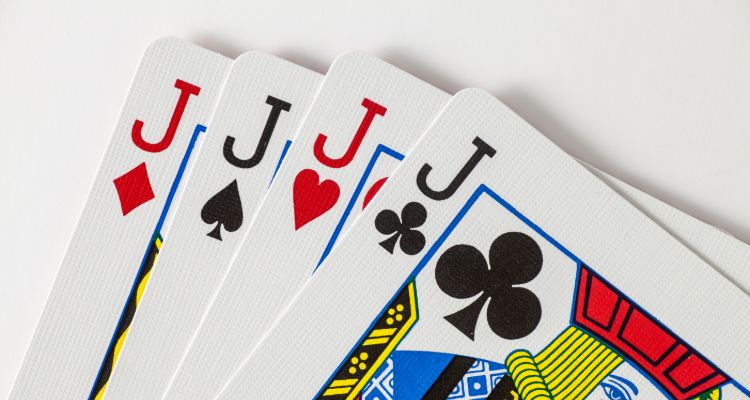 3. Four of a Kind (keturios vienodos)